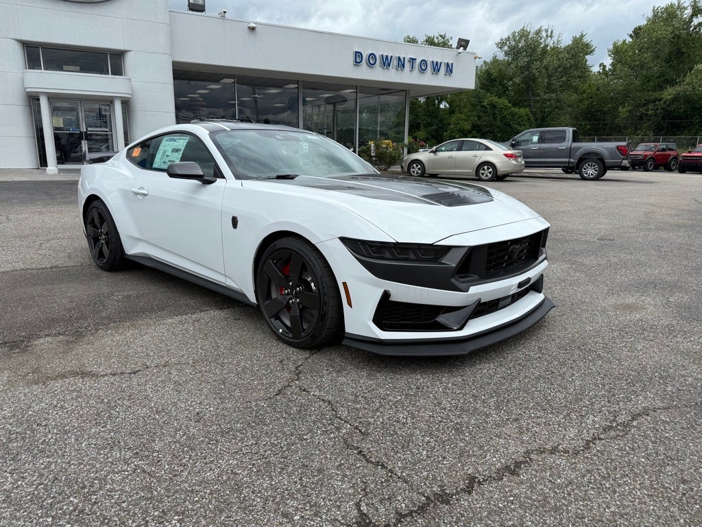 2025 Ford Mustang Dark Horse