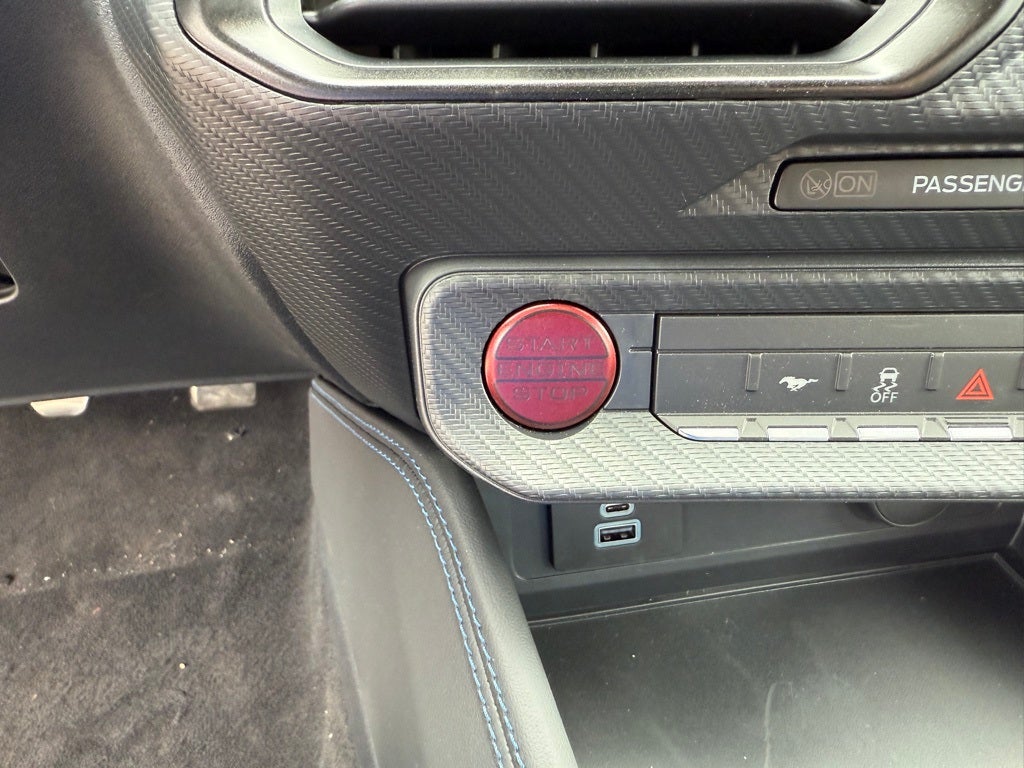 2025 Ford Mustang Dark Horse