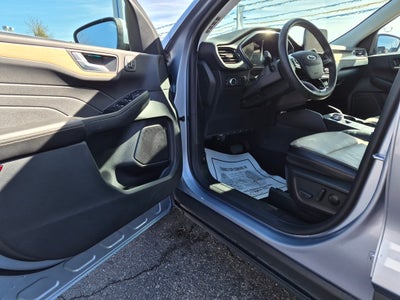 2022 Ford Escape Hybrid Titanium