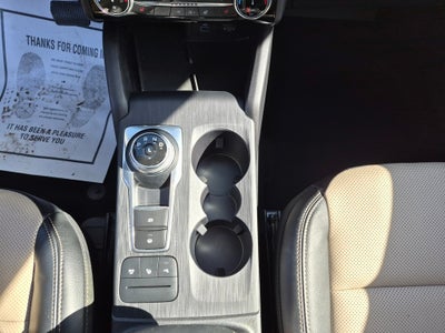 2022 Ford Escape Hybrid Titanium