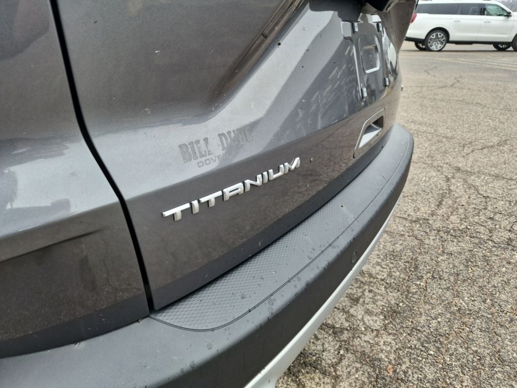 2022 Ford Escape Hybrid Titanium