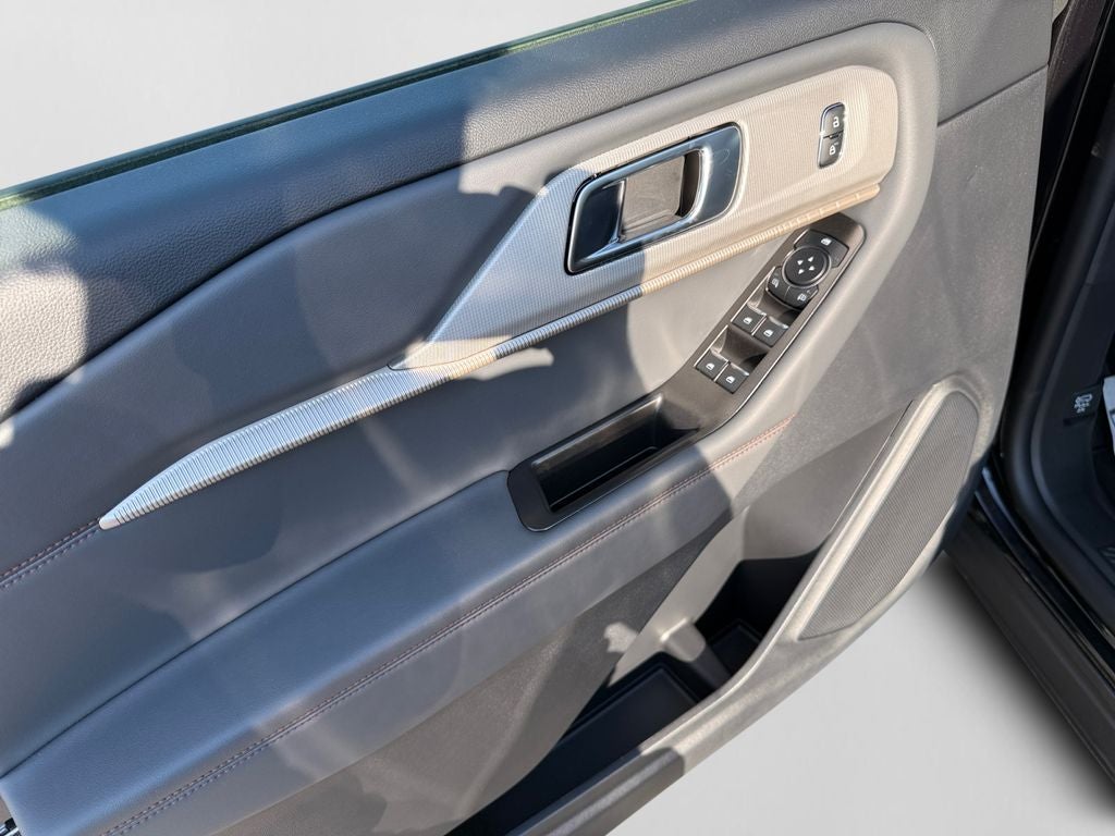 2026 Ford Explorer Active - Photo 11