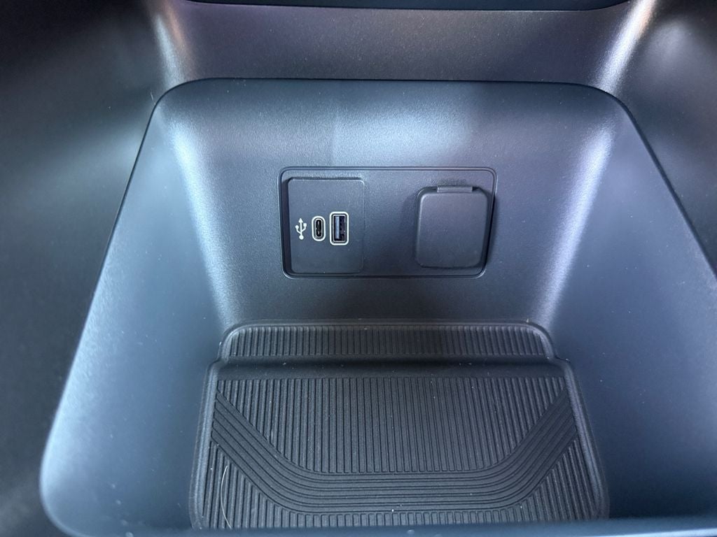 2026 Ford Explorer Active - Photo 18