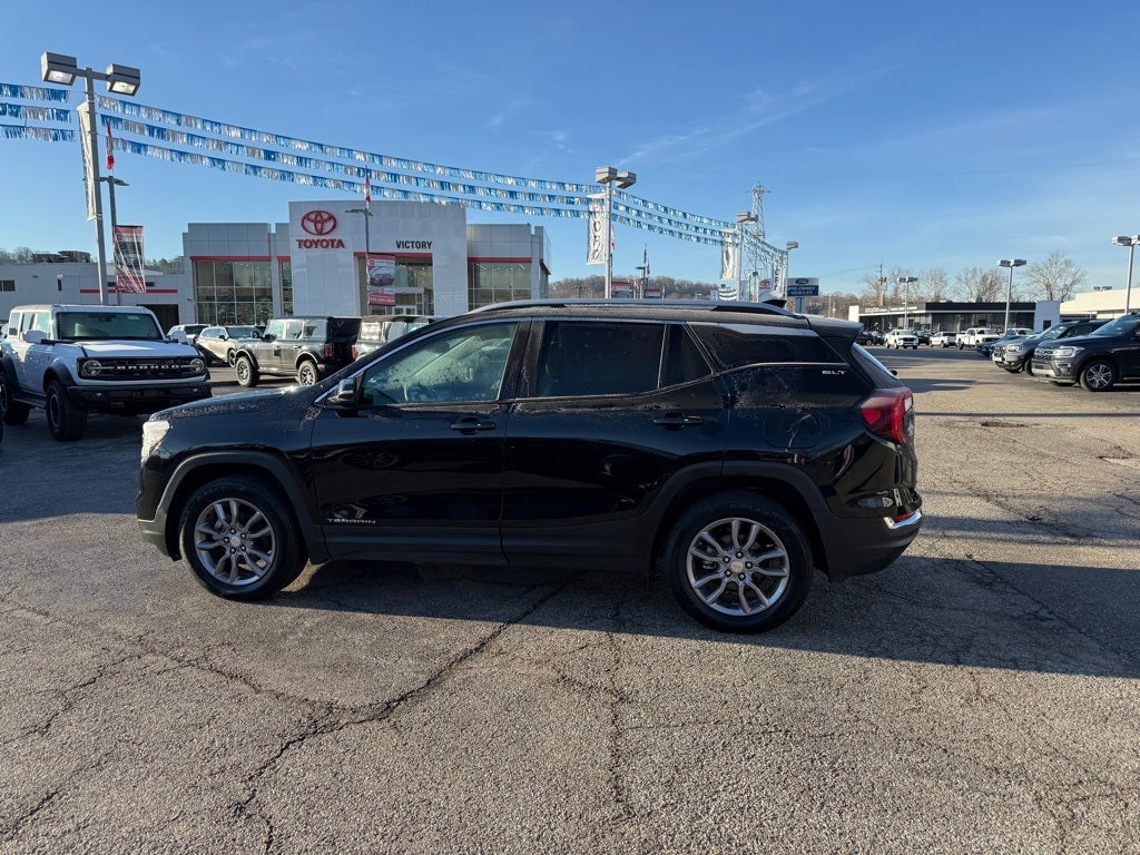 2023 GMC Terrain SLT