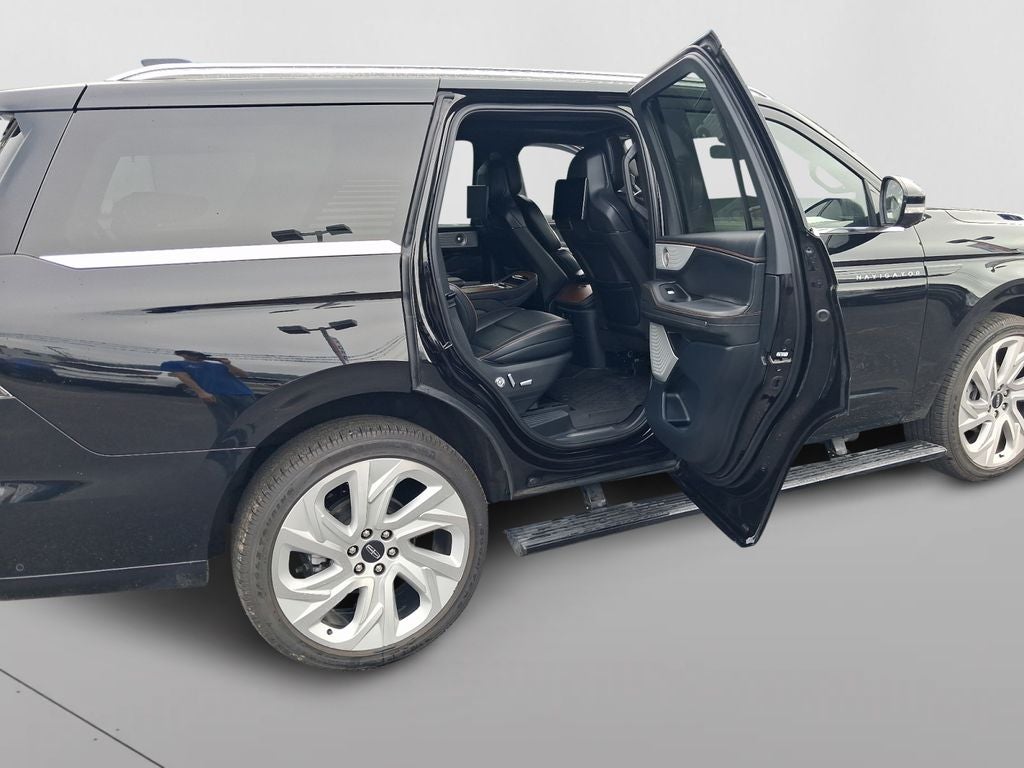2025 Lincoln Navigator Black Label