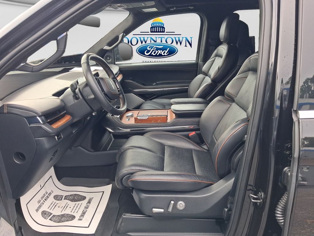 2025 Lincoln Navigator Black Label