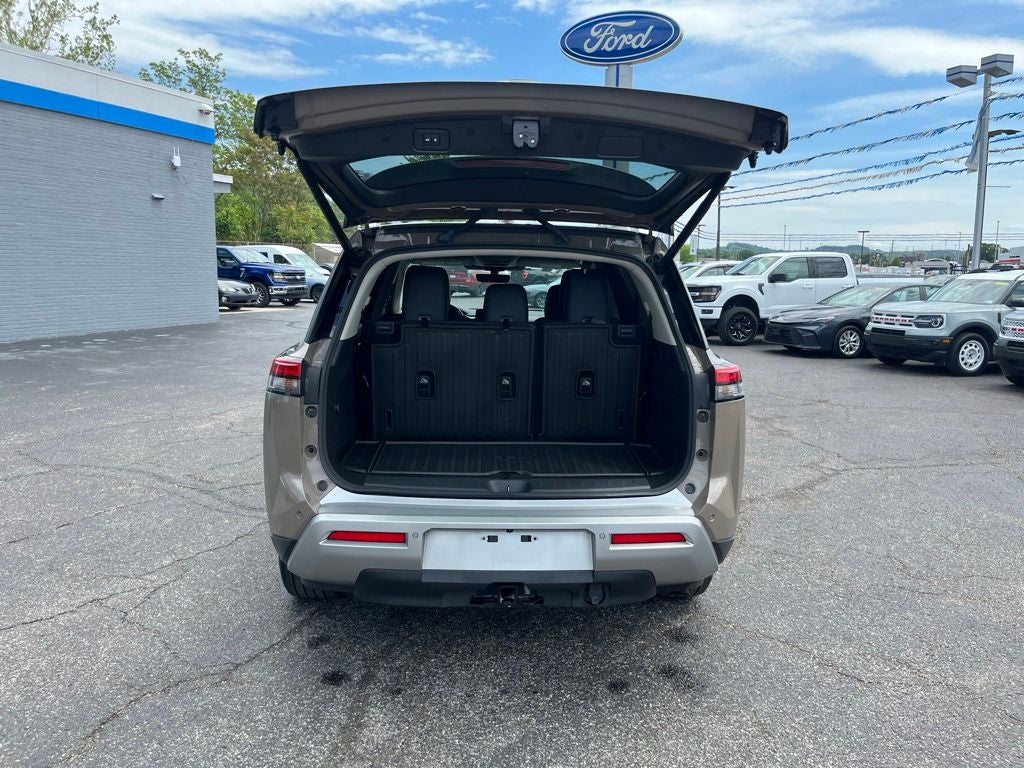 2023 Nissan Pathfinder Platinum
