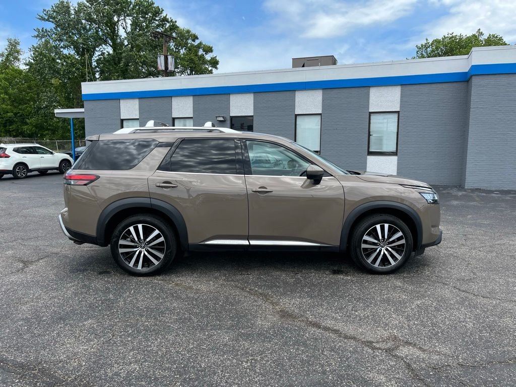 2023 Nissan Pathfinder Platinum
