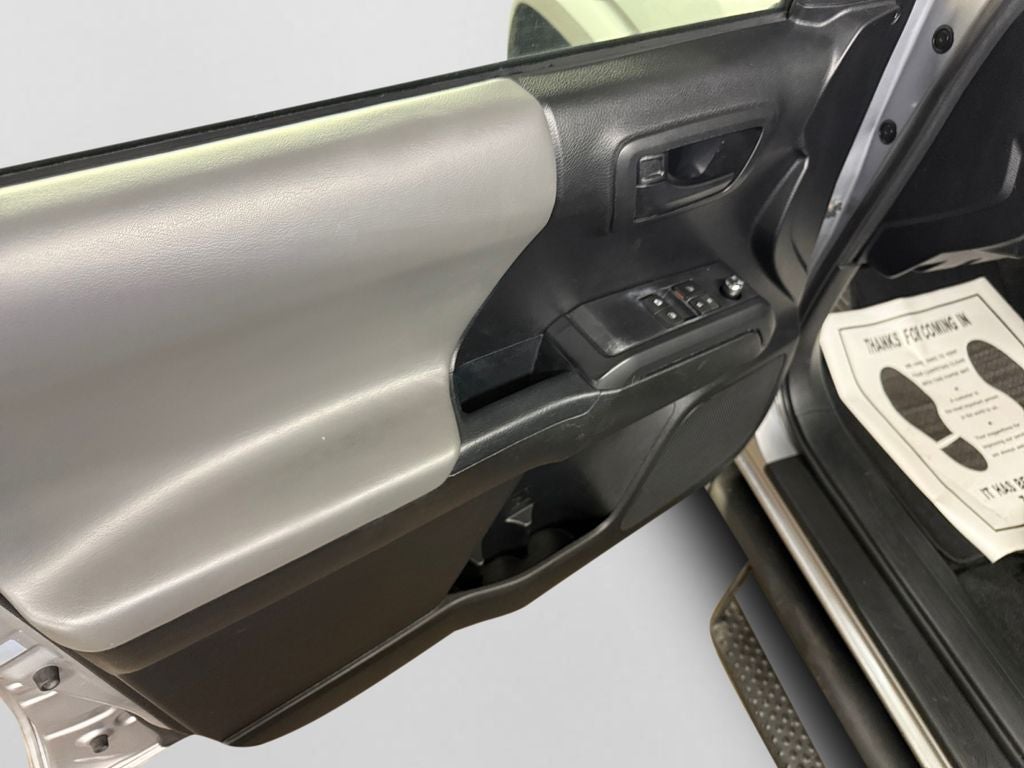 2017 Toyota Tacoma SR