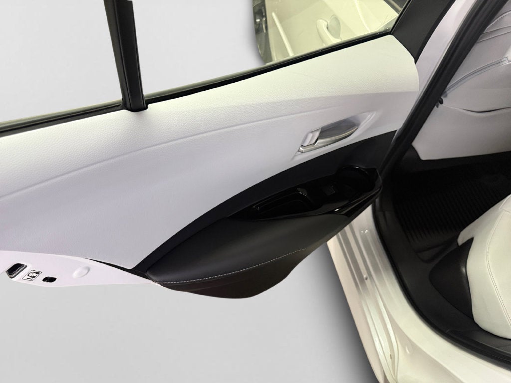 2025 Toyota Corolla Hatchback XSE