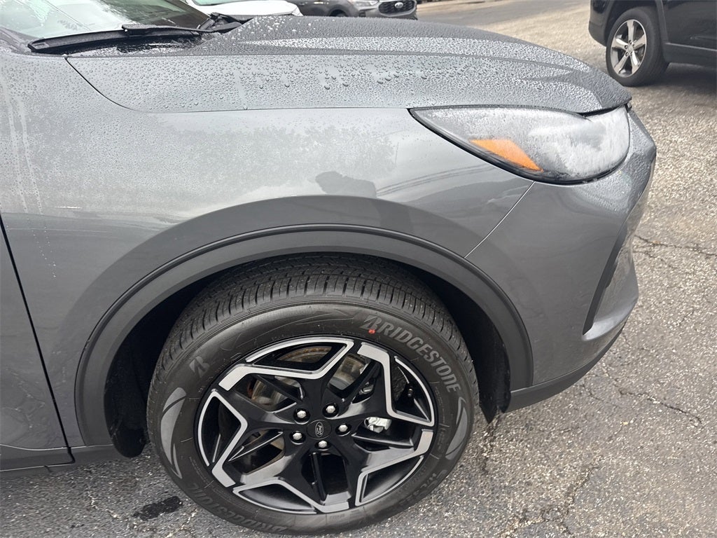 2026 Ford Escape Platinum