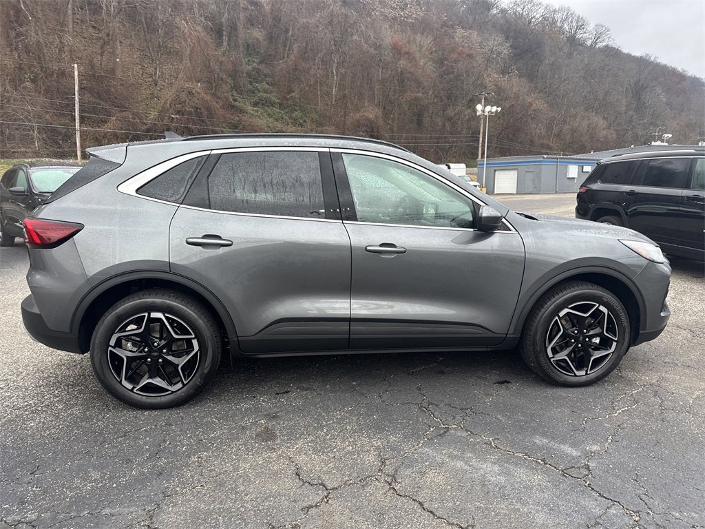 2026 Ford Escape Platinum