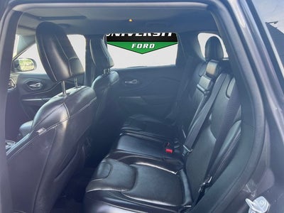 2019 Jeep Cherokee Overland
