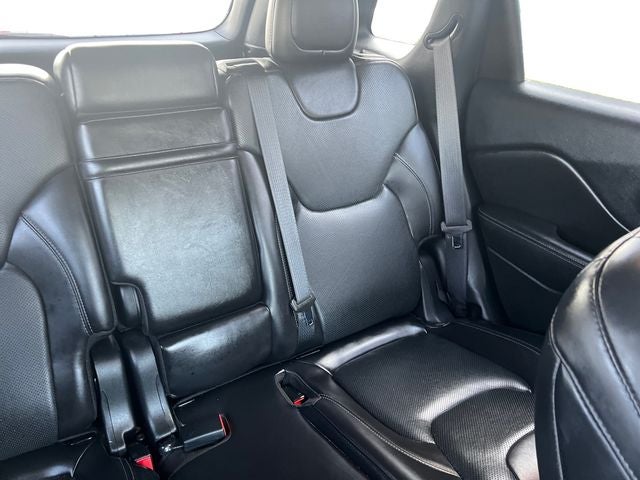 2019 Jeep Cherokee Overland