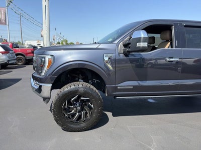 2022 Ford F-150 Lariat LIFTED WHEELS & TIRES