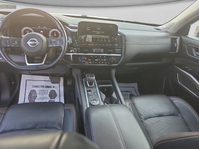 2023 Nissan Pathfinder Platinum