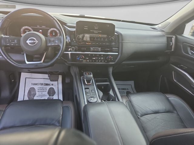 2023 Nissan Pathfinder Platinum