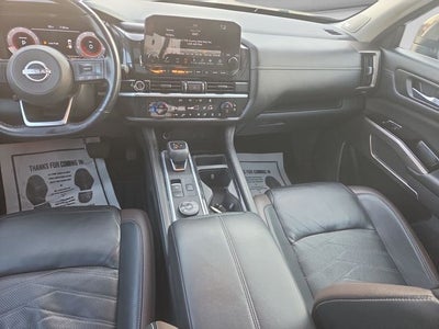 2023 Nissan Pathfinder Platinum