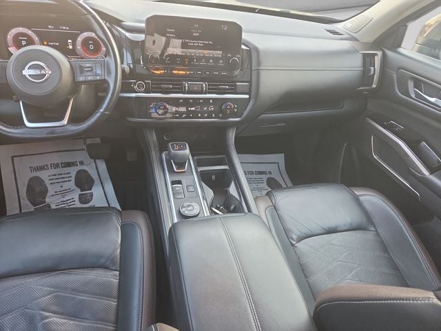 2023 Nissan Pathfinder Platinum