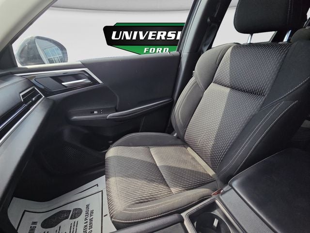 2022 Mitsubishi Outlander ES