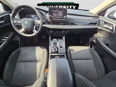 2022 Mitsubishi Outlander ES