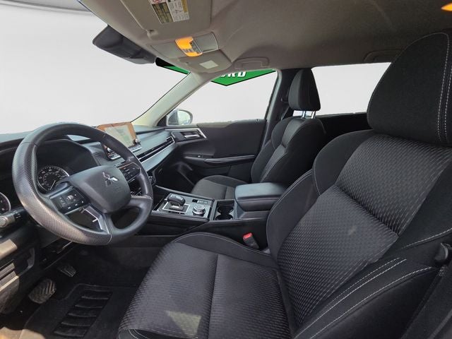 2022 Mitsubishi Outlander ES