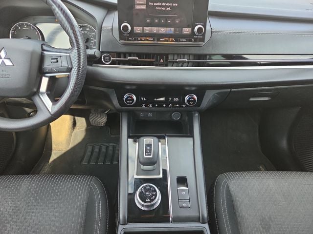 2022 Mitsubishi Outlander ES