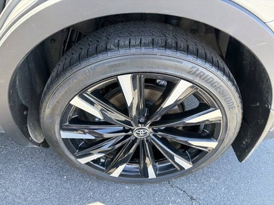 2024 Toyota Crown Platinum