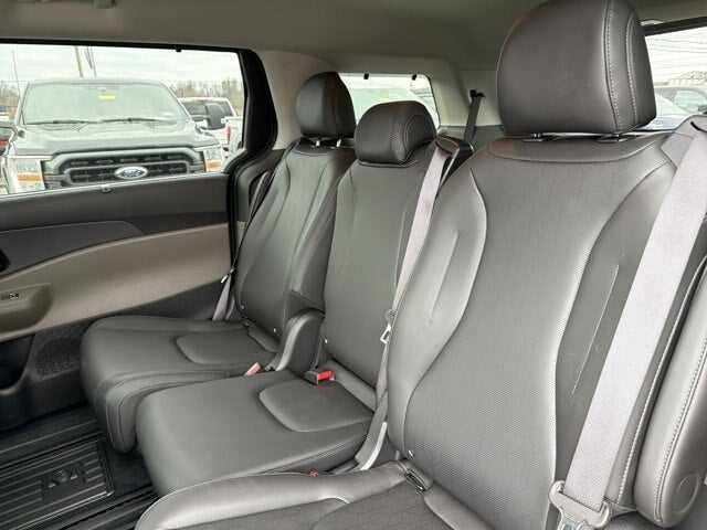 2025 Kia Carnival Hybrid EX