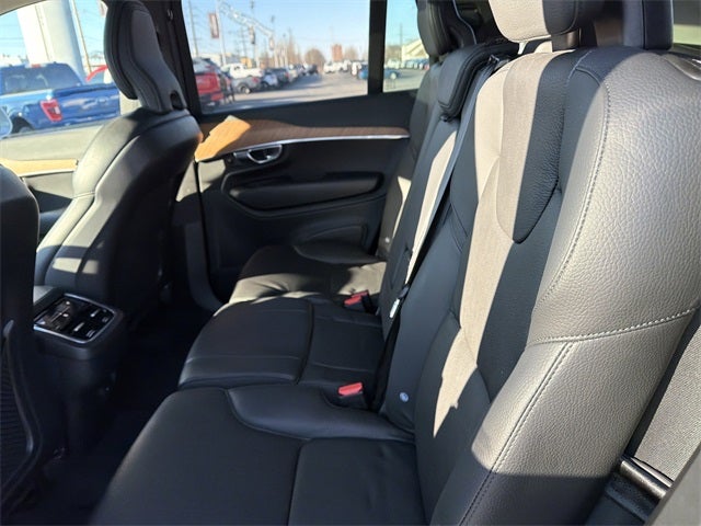 2023 Volvo XC90 B5 Plus