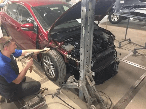 Body shop at Downtown Ford